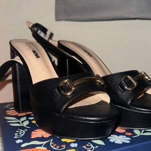 Fashion Nova Black and Gold Platform Sandals